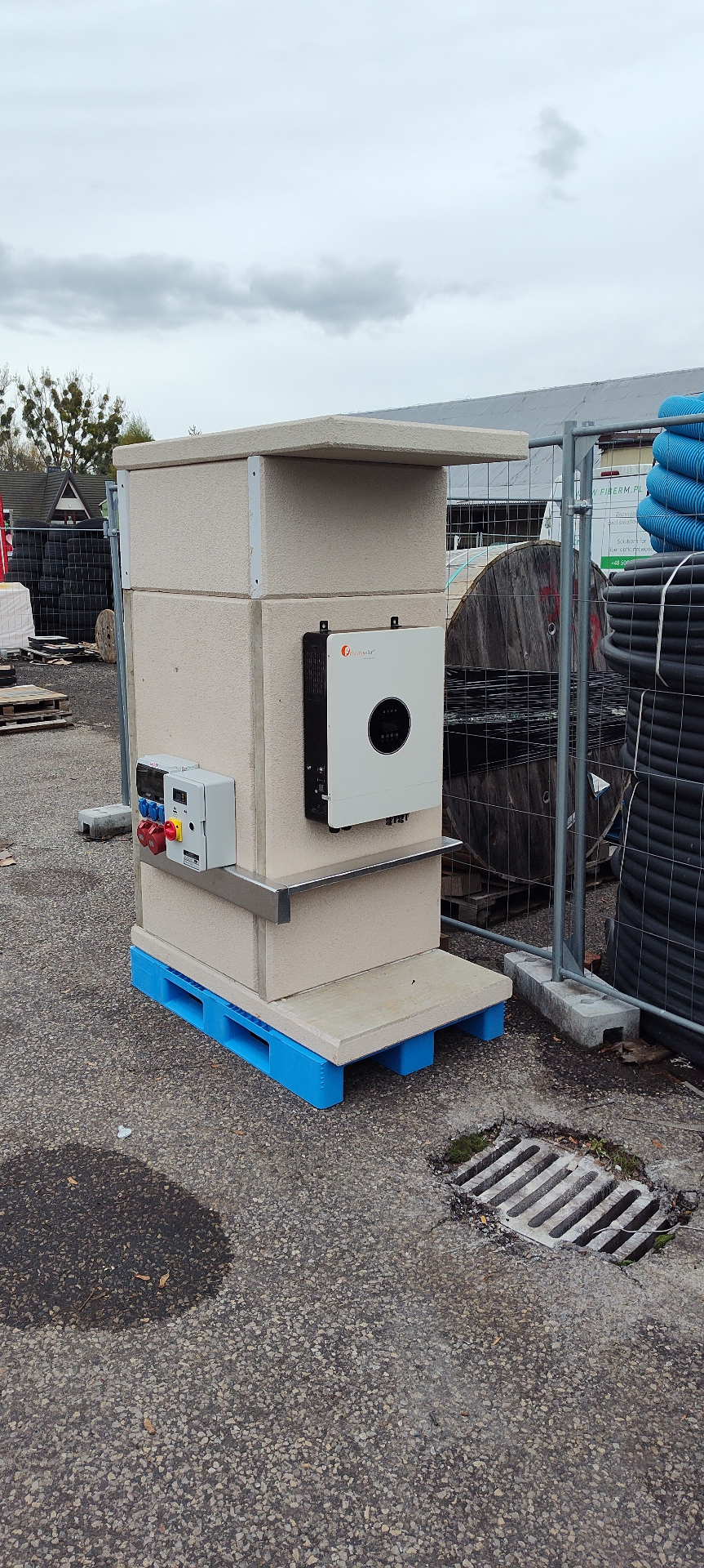 PassivX 60 kWh enclosure side view with inverter